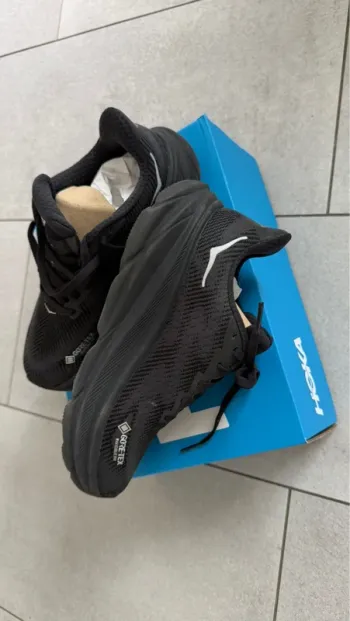 Tweedehands Hoka Clifton 9 GTX bike — afbeelding 2 van 6