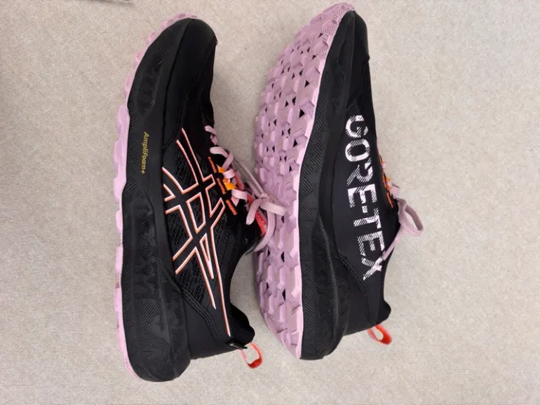 Käytetty Asics Gel Somona 8 GTX bike — kuva 2 / 8