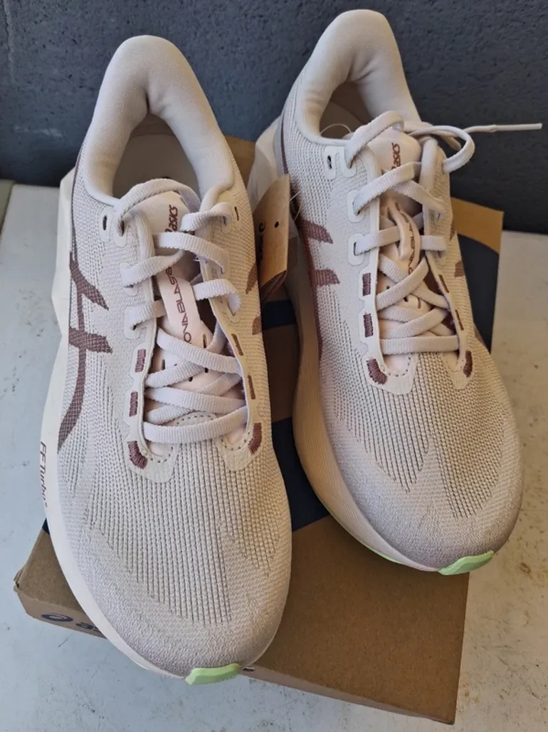 Used Asics novablast 6 bike — image 6 of 10