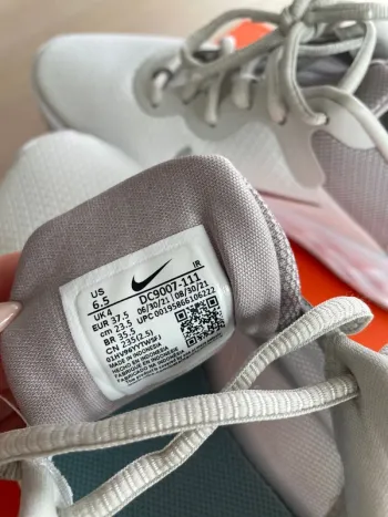 Nike Revolution 6 bike d'occasion — image 4 sur 4
