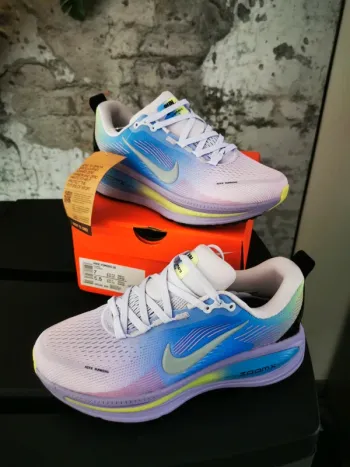 Gebrauchtes Nike Vomero 18 SE bike