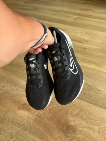 Used Nike Zoom Fly 5 bike — image 5 of 9