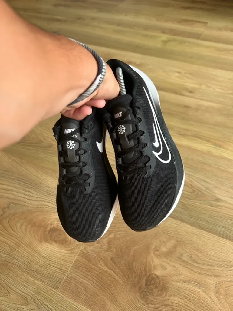 Used Nike Zoom Fly 5 bike — image 5 of 9