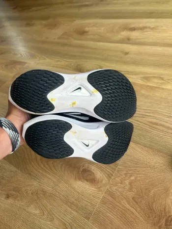 Used Nike Zoom Fly 5 bike — image 9 of 9