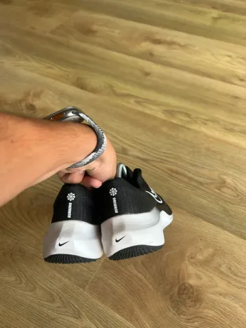 Used Nike Zoom Fly 5 bike — image 3 of 9