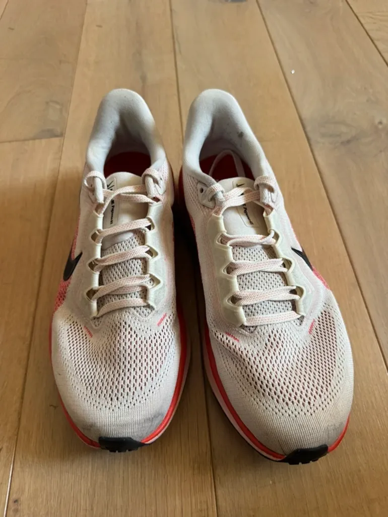 Gebrauchtes Look Chaussure running rose Nike bike — Bild 3 von 3