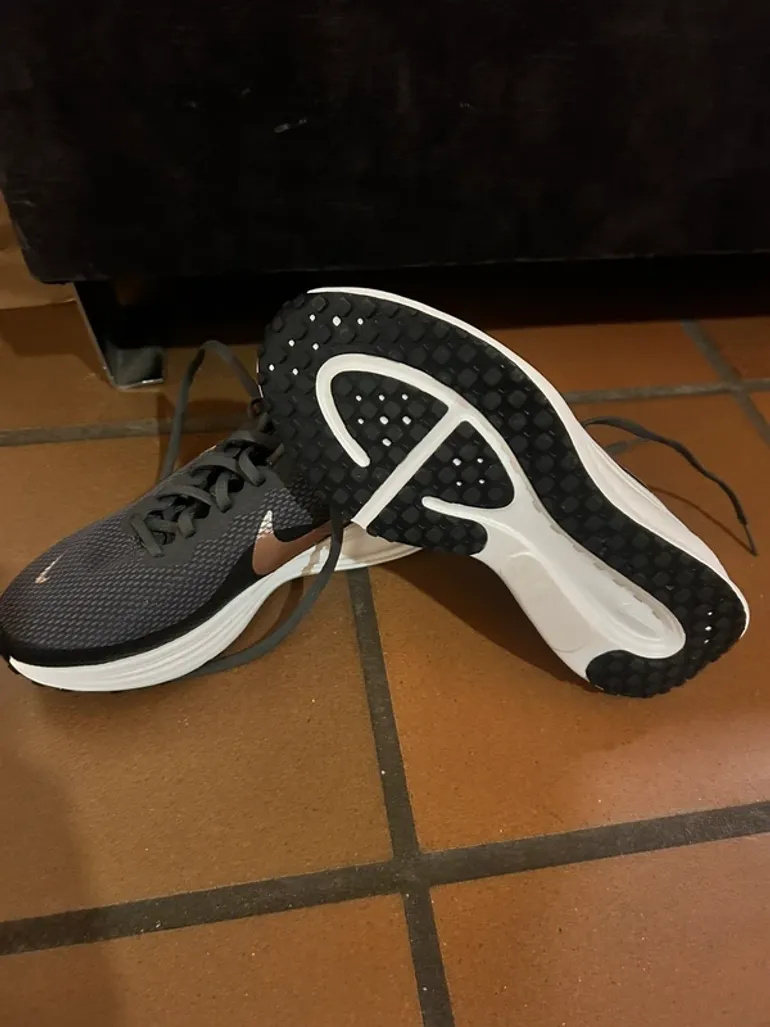 Použité Nike évolution 8 bike — obrázek 2 z 5