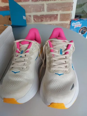 Tweedehands Hoka Bondi 9 bike — afbeelding 2 van 4