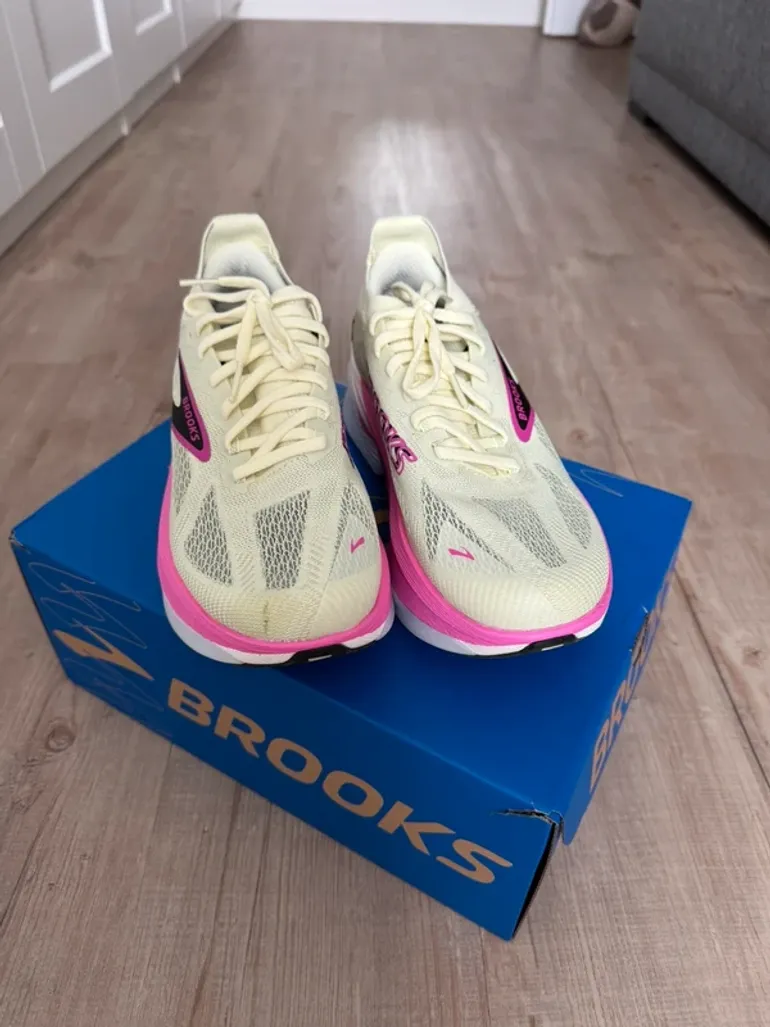 Used Brooks Hyperion Max 3 bike — image 2 of 11