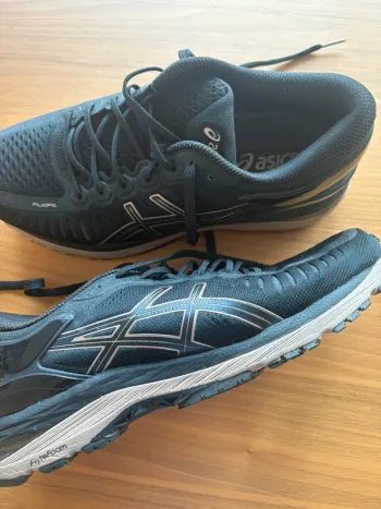 Asics Metarun bike d'occasion — image 2 sur 7