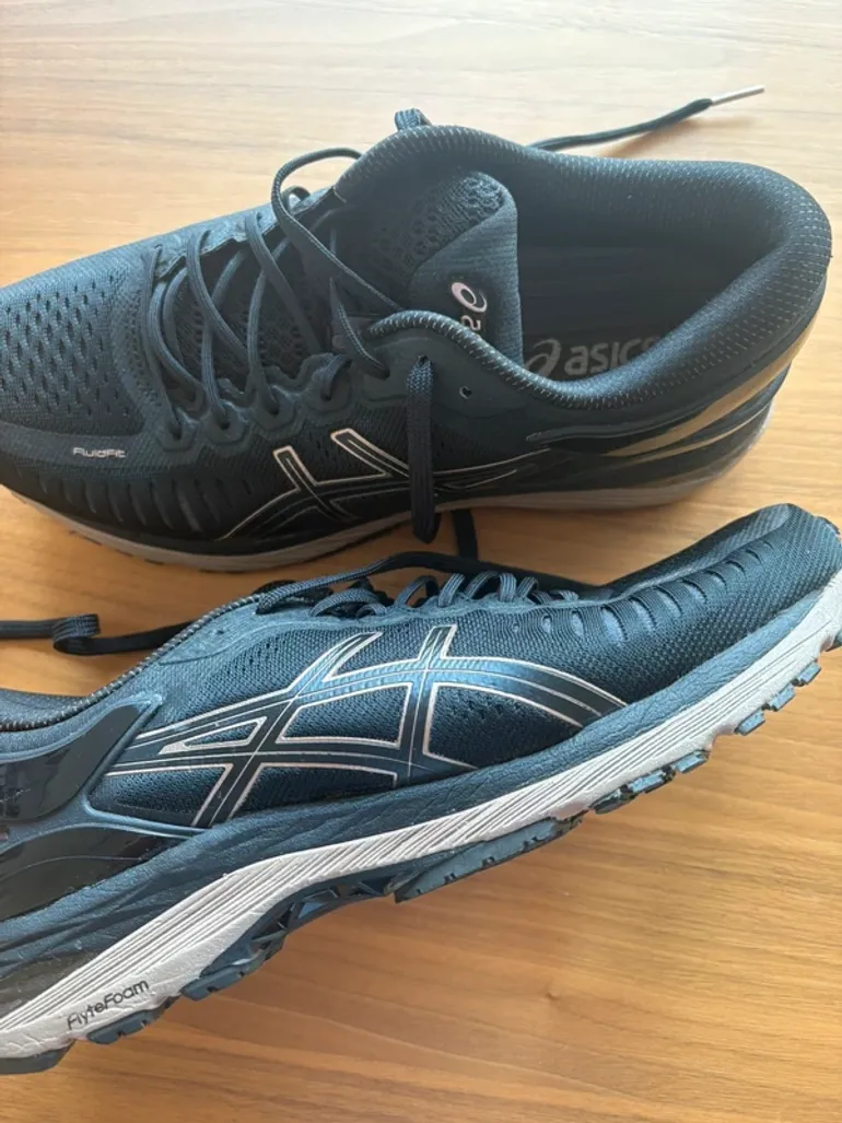 Asics Metarun bike d'occasion — image 2 sur 7