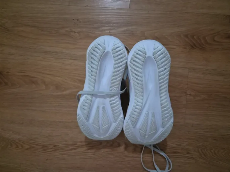 Used Asics Novablast 5 bike — image 2 of 2