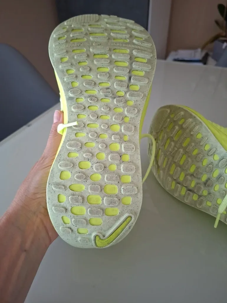 Używany Nike Realtà x Infinity Run bike — zdjęcie 8 z 11
