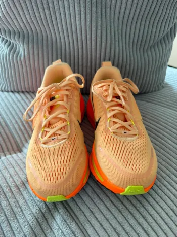 Käytetty Nike ZoomX bike — kuva 2 / 3