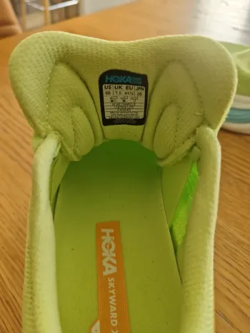 Orange Hoka Skyward X bike d'occasion — image 4 sur 7