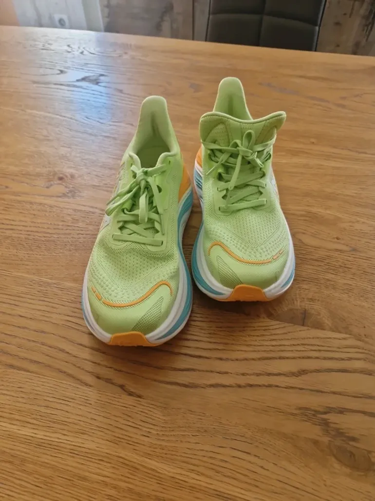 Orange Hoka Skyward X bike d'occasion — image 2 sur 7