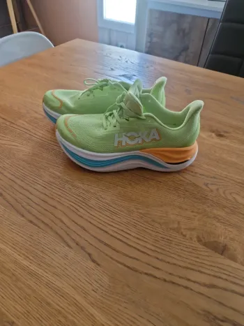 Orange Hoka Skyward X bike d'occasion — image 3 sur 7