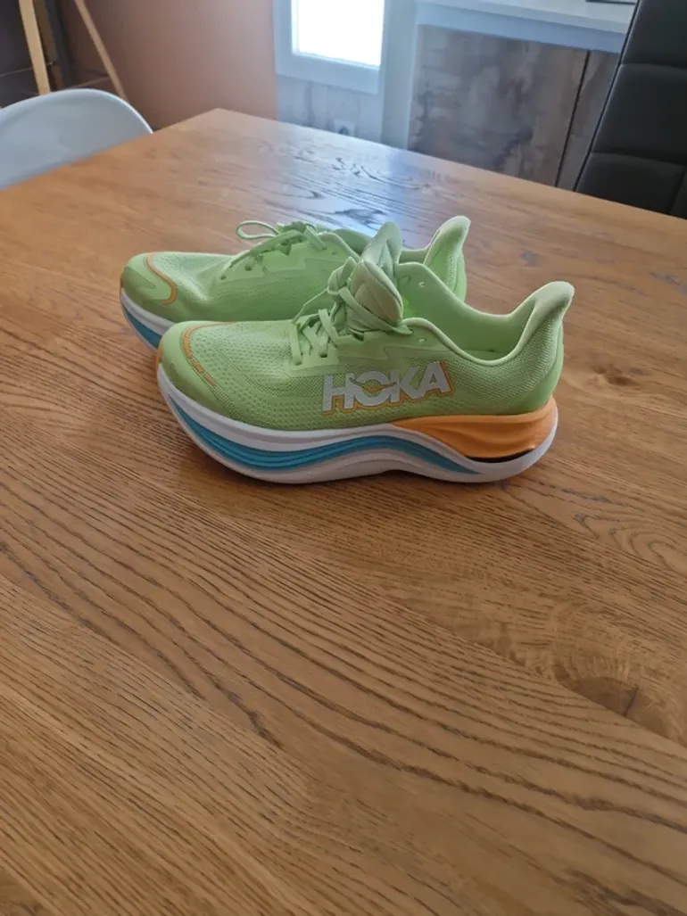 Orange Hoka Skyward X bike d'occasion — image 3 sur 7