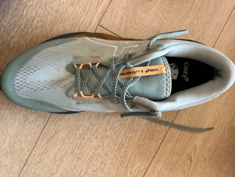 Gebrauchtes Asics Novablast 5 TR bike — Bild 4 von 5