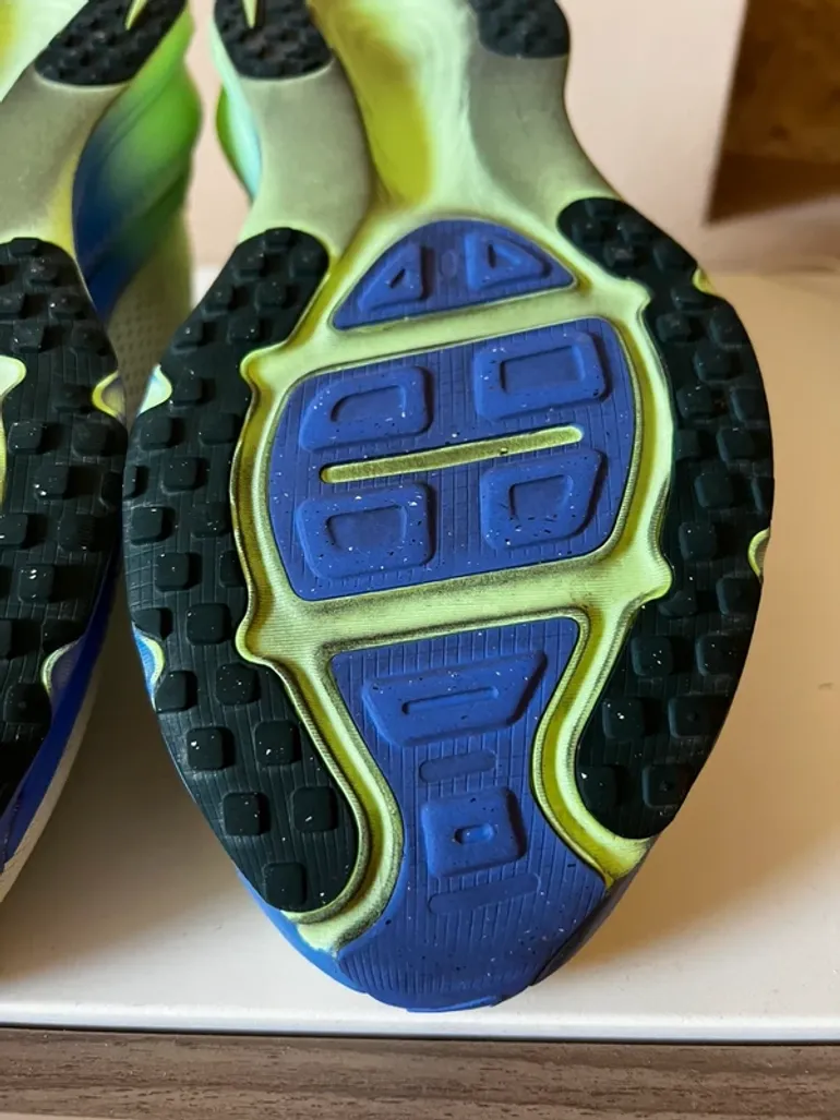 Used Nike Vomero 18 bike — image 4 of 6