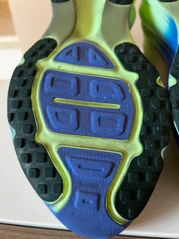 Used Nike Vomero 18 bike — image 5 of 6