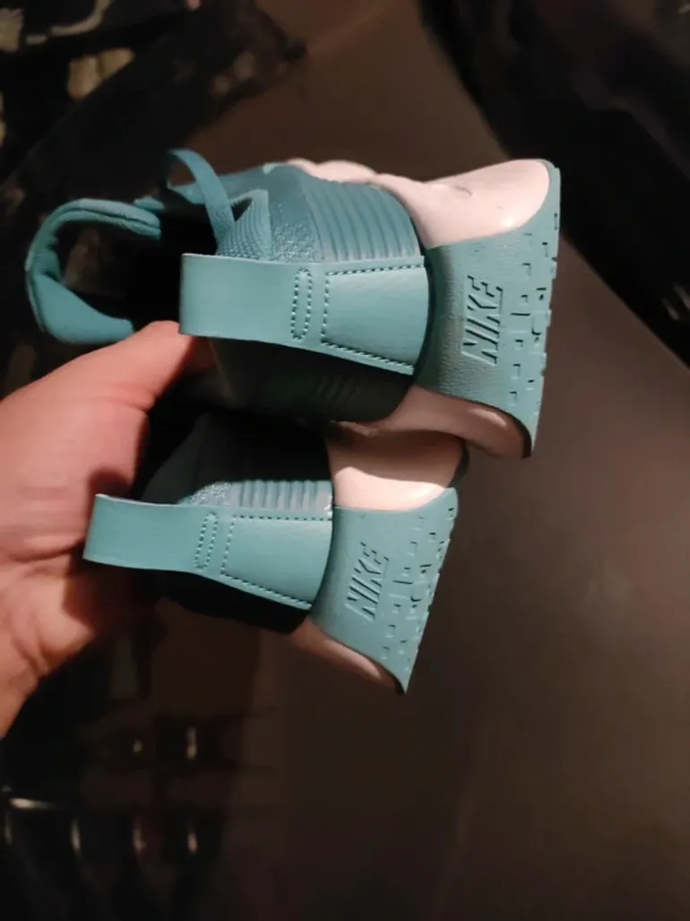 Used Scarpa Nike sneakers bike — image 2 of 6