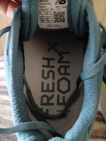 Used New Balance MORE V6 bike — image 4 of 8