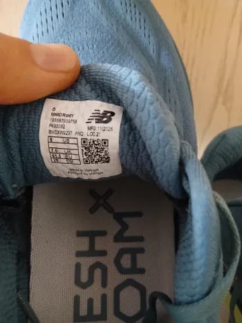 Used New Balance MORE V6 bike — image 7 of 8