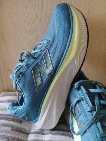 Tweedehands New Balance MORE V6 bike