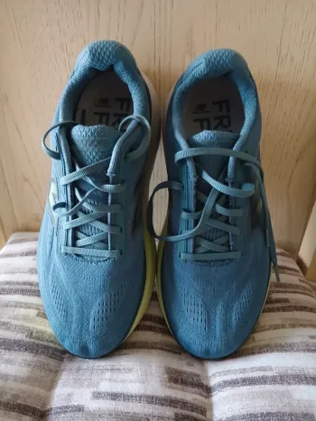 Used New Balance MORE V6 bike — image 3 of 8
