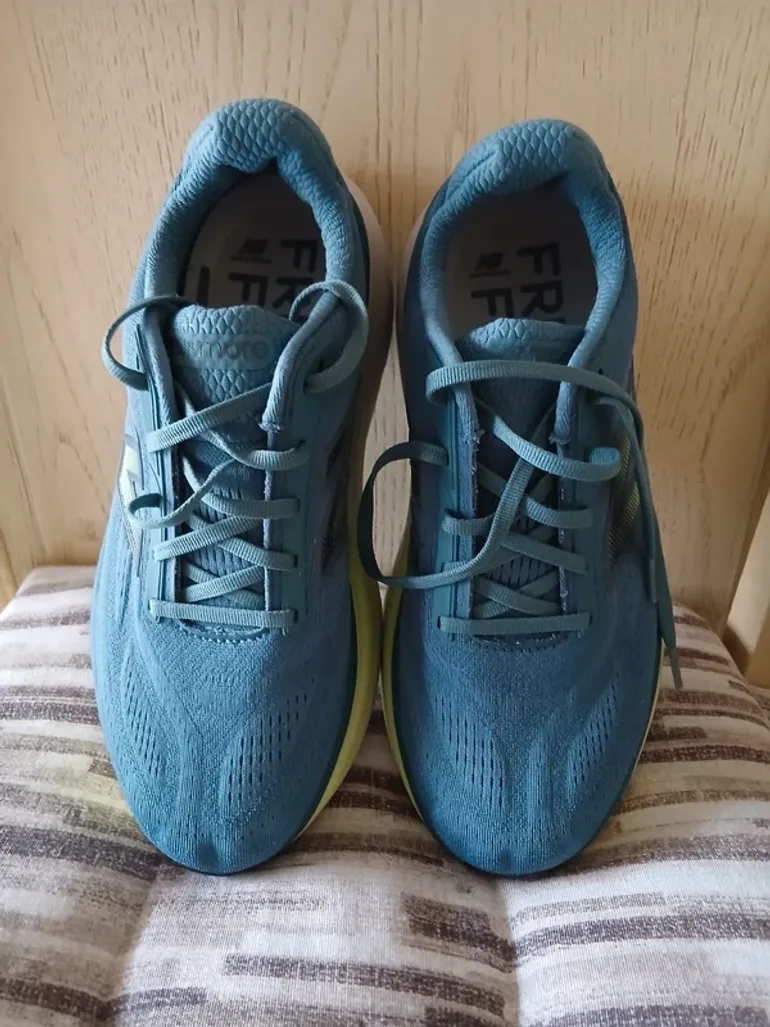 Used New Balance MORE V6 bike — image 3 of 8