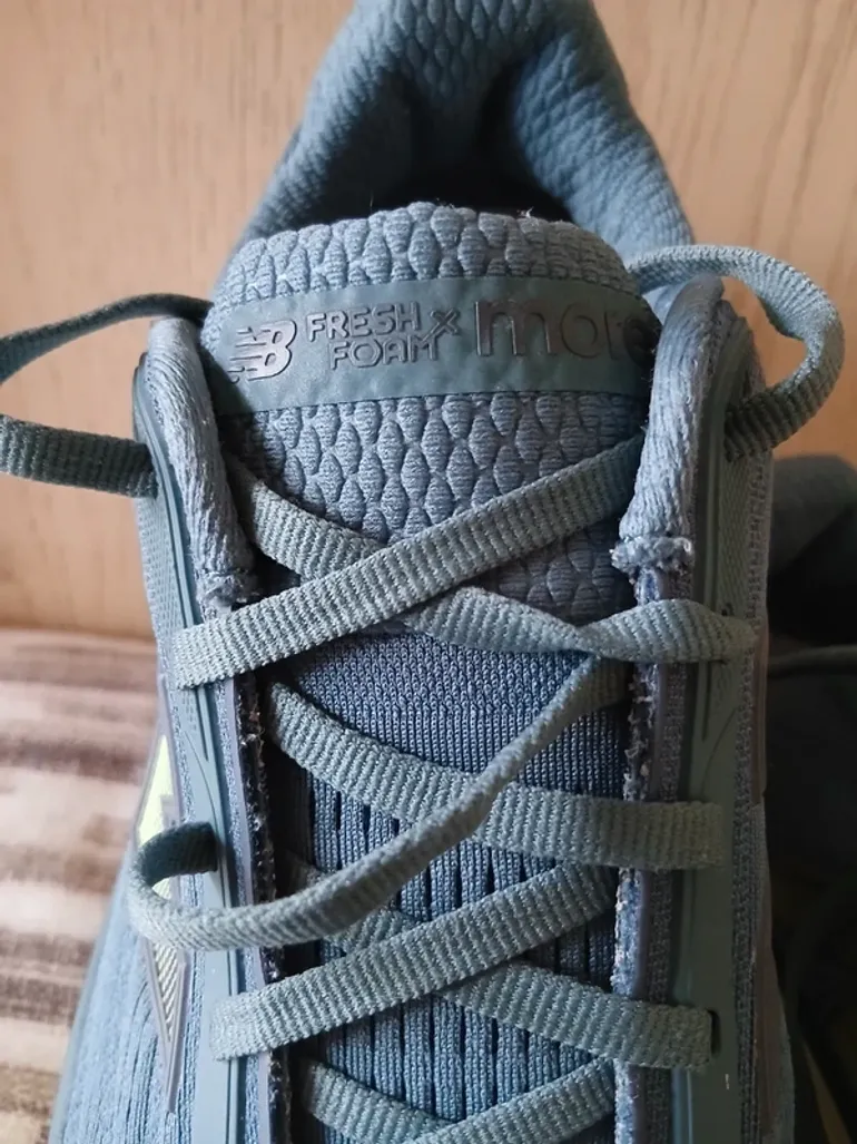 Used New Balance MORE V6 bike — image 6 of 8