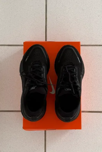 Used Nike Vomero 18 bike — image 2 of 4