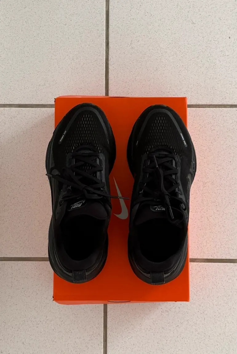 Used Nike Vomero 18 bike — image 2 of 4