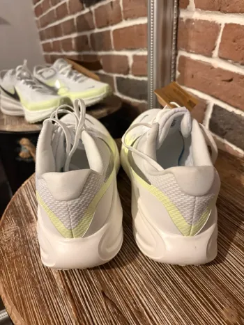 Tweedehands Nike Revolution 8 bike — afbeelding 4 van 4