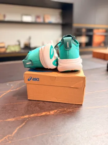 Asics Gel Nimbus 27 bike d'occasion — image 8 sur 12