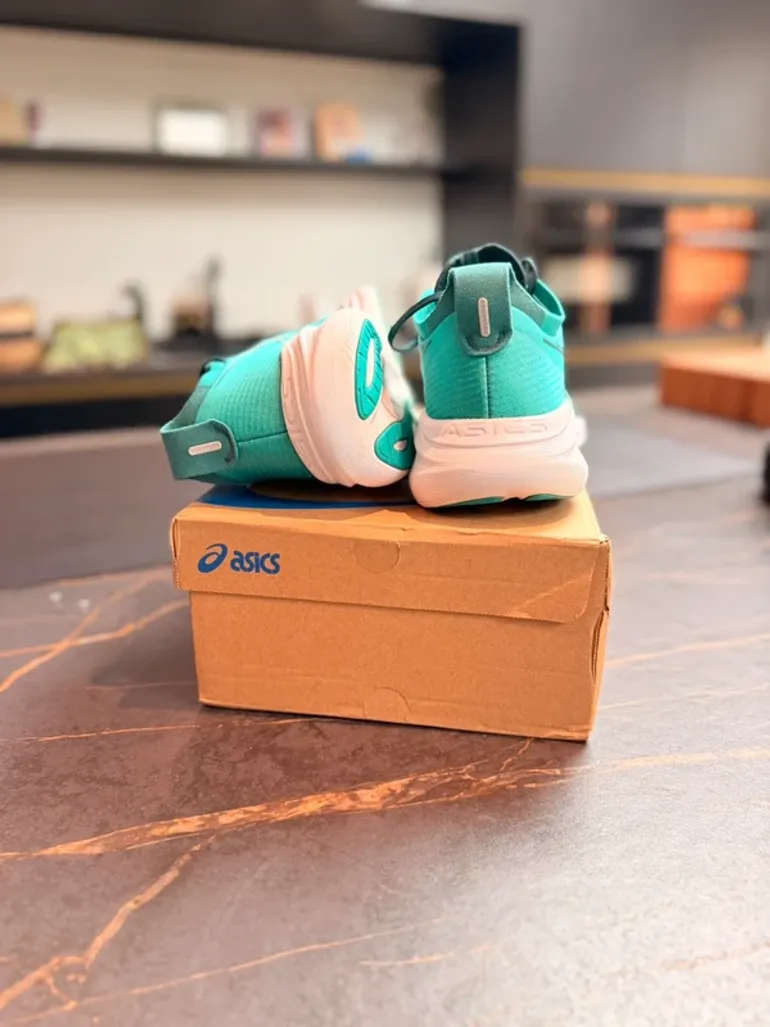 Asics Gel Nimbus 27 bike d'occasion — image 8 sur 12