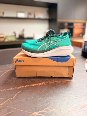 Asics Gel Nimbus 27 bike d'occasion — image 9 sur 12