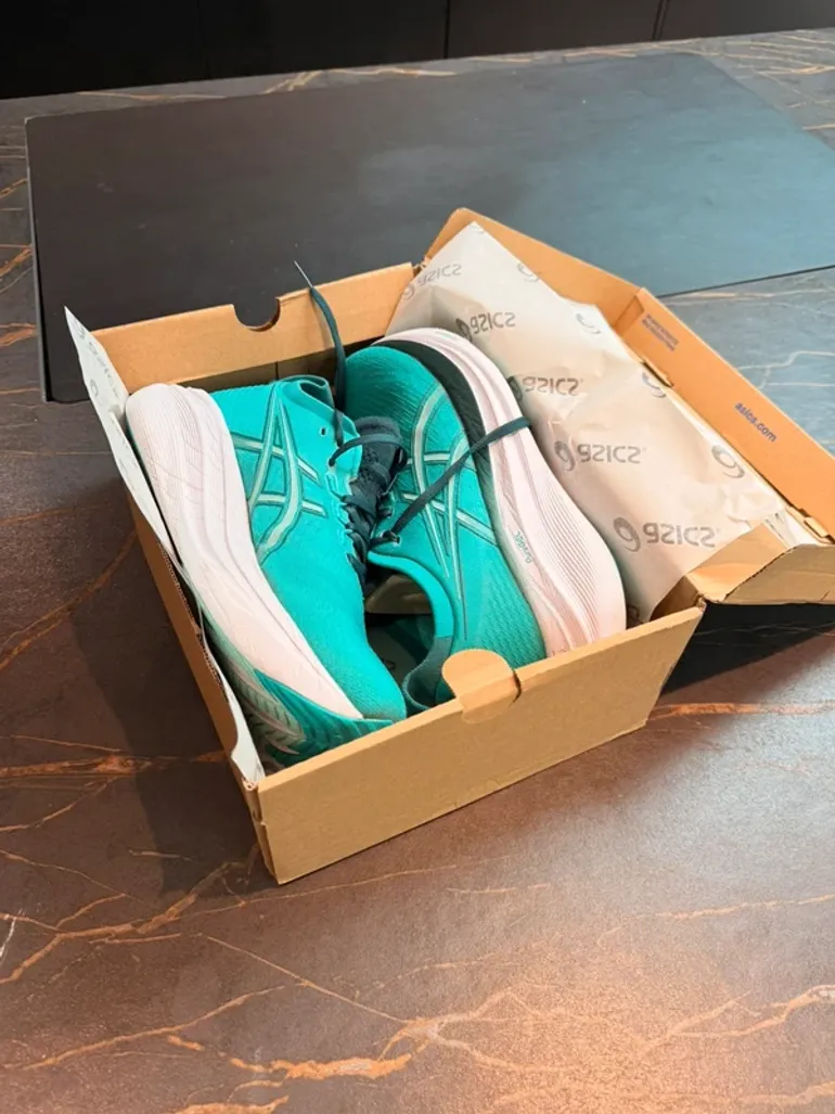 Asics Gel Nimbus 27 bike d'occasion — image 2 sur 12