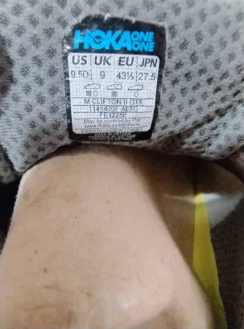 Used Hoka Clifton 9 GTX bike — image 4 of 5
