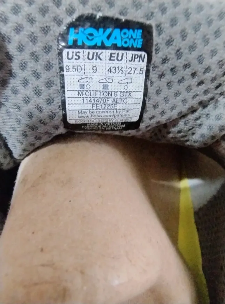 Used Hoka Clifton 9 GTX bike — image 4 of 5
