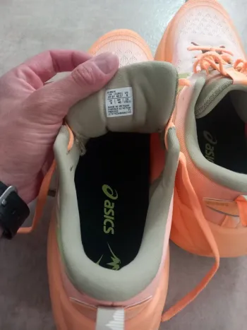 Used Asics Trabuco Max 4 bike — image 4 of 8