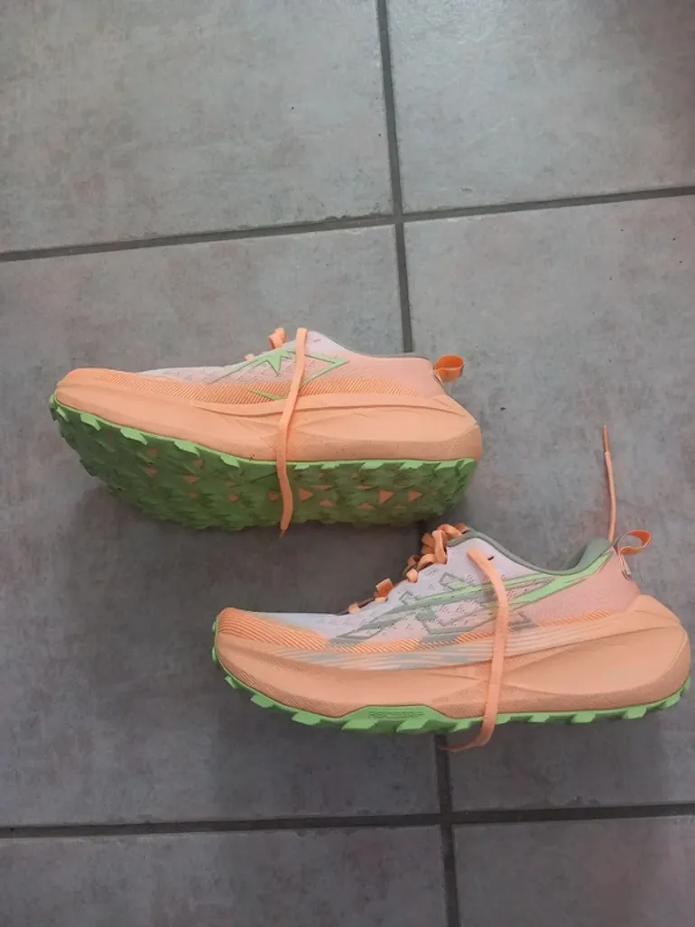 Used Asics Trabuco Max 4 bike — image 3 of 8