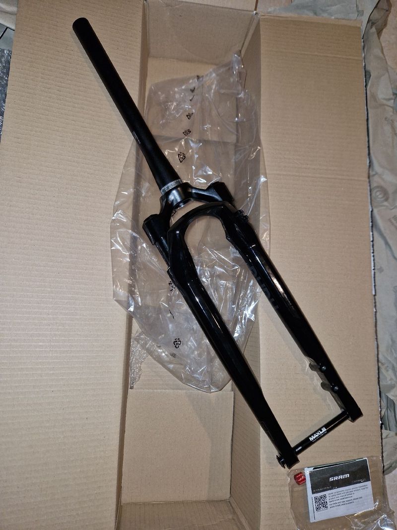RockShox Rudy XPLR 28" Solo Air 40 Tapered 2026 Fork de segunda mano
