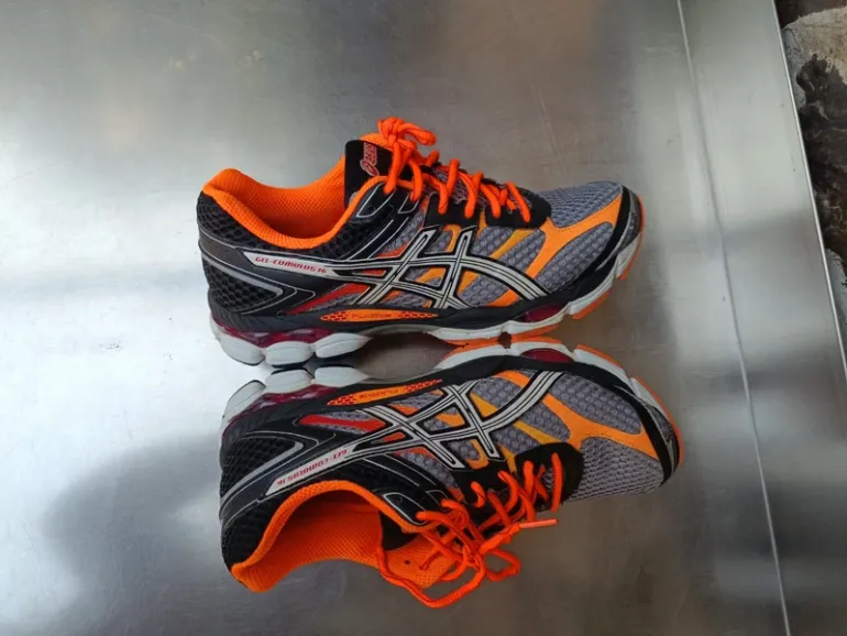 New Balance Asics Gel Cumulus 16 bike usato — immagine 2 di 15