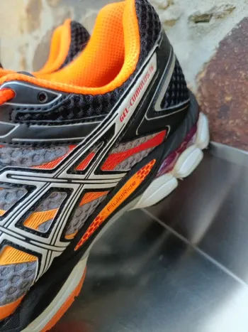 New Balance Asics Gel Cumulus 16 bike usato — immagine 6 di 15