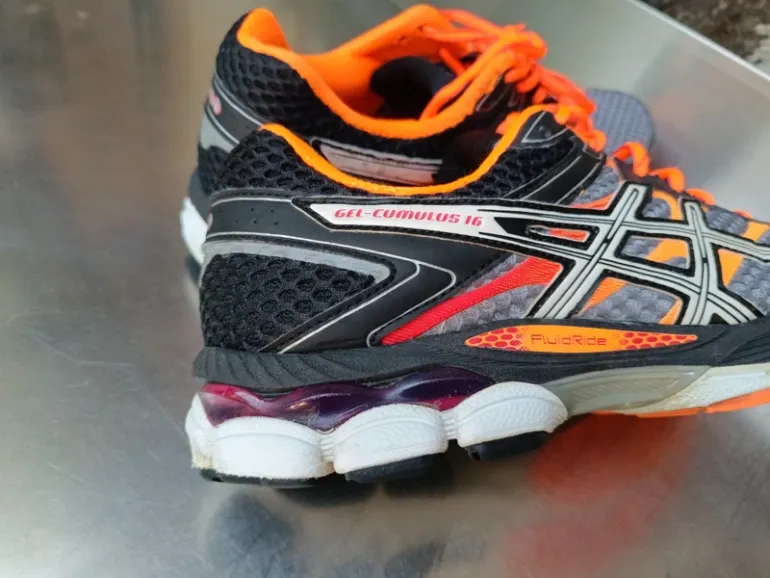 New Balance Asics Gel Cumulus 16 bike usato — immagine 8 di 15