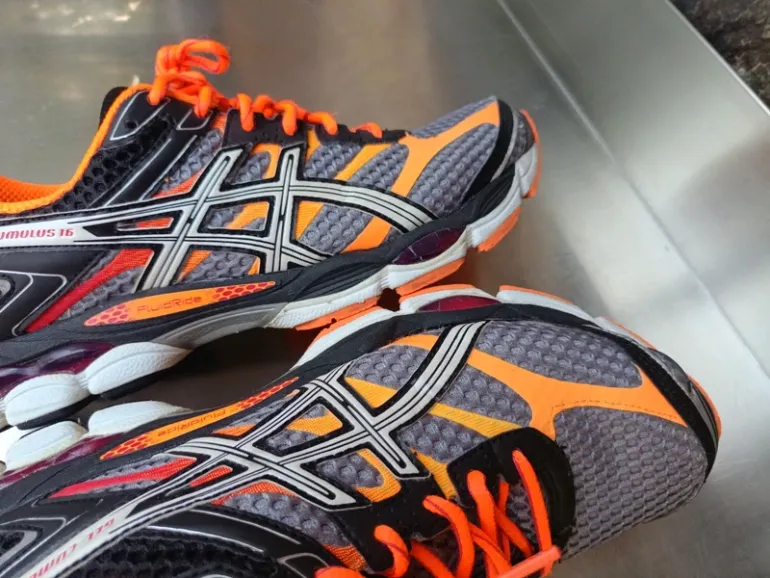 New Balance Asics Gel Cumulus 16 bike usato — immagine 14 di 15