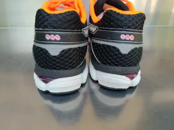 New Balance Asics Gel Cumulus 16 bike usato — immagine 13 di 15