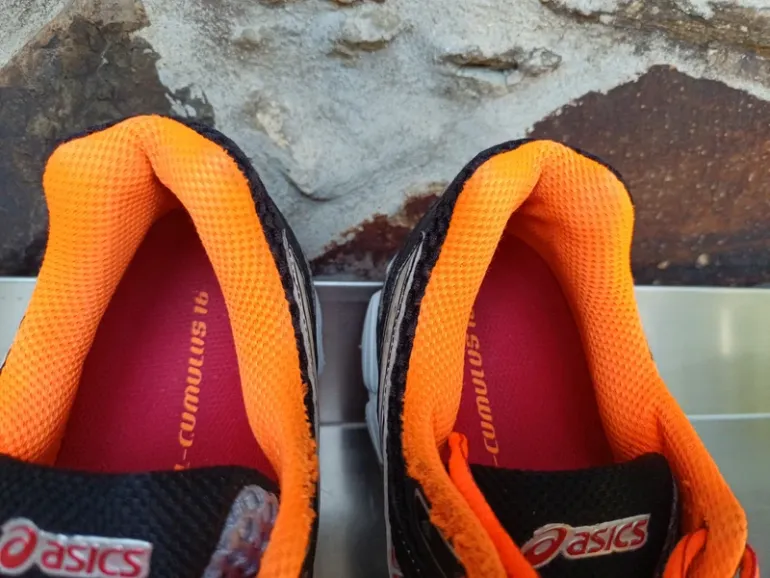 New Balance Asics Gel Cumulus 16 bike usato — immagine 11 di 15